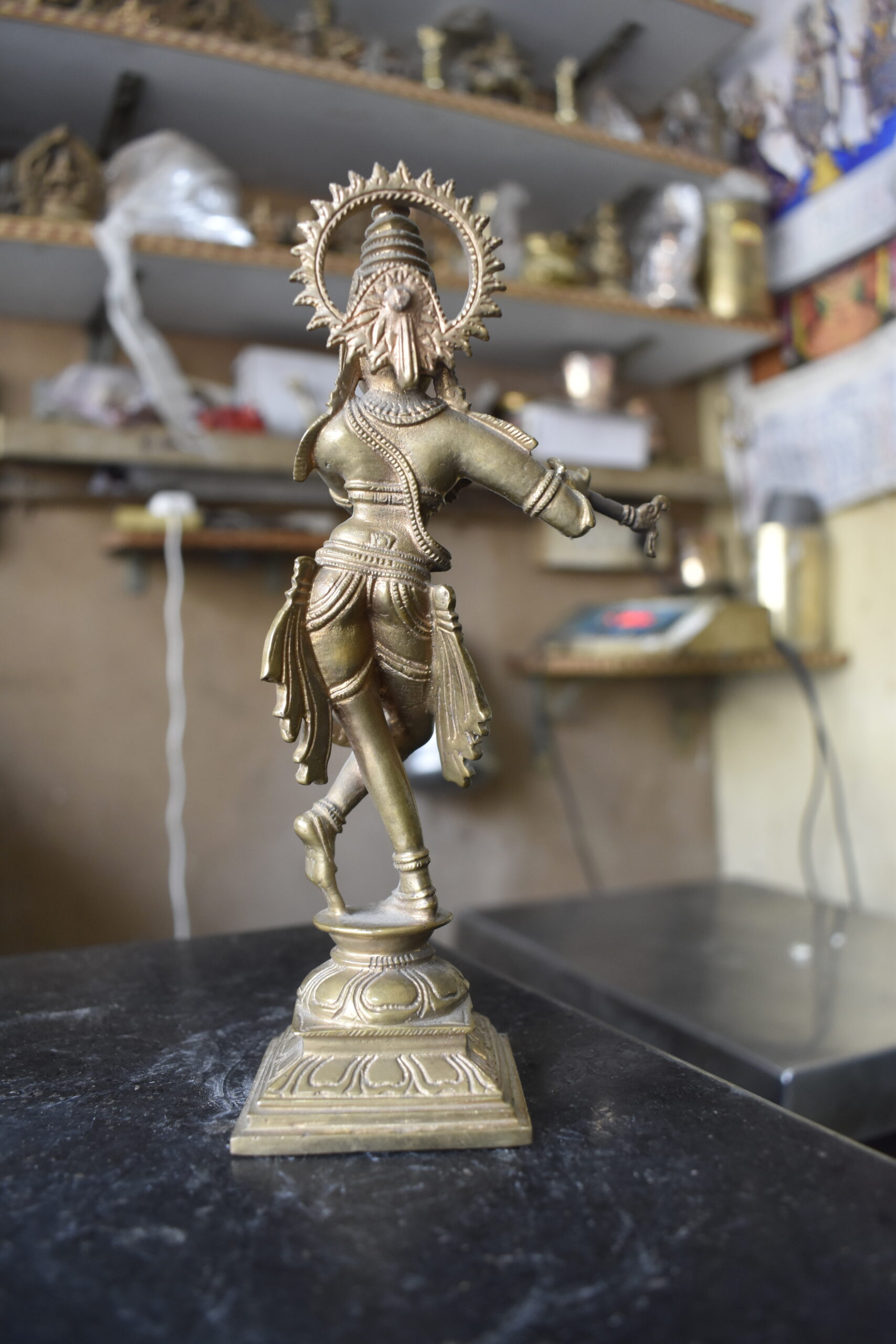 Handcrafted Brass Krishna Playing Flute Idol | Antique Finish Lord Krishna Statue for Home & Spiritual Décor - Image 4