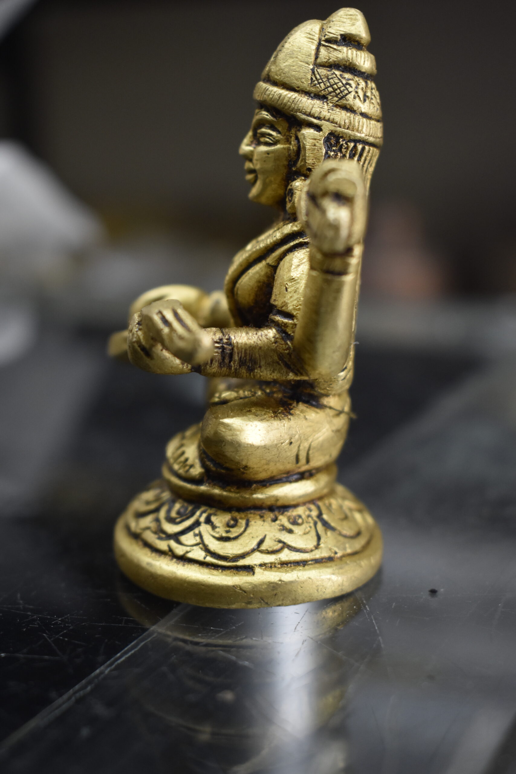 Handcrafted Brass Goddess Saraswati Idol Playing Veena – Antique Finish Decorative Murti for Pooja Room, Study Table & Home Décor - Image 4