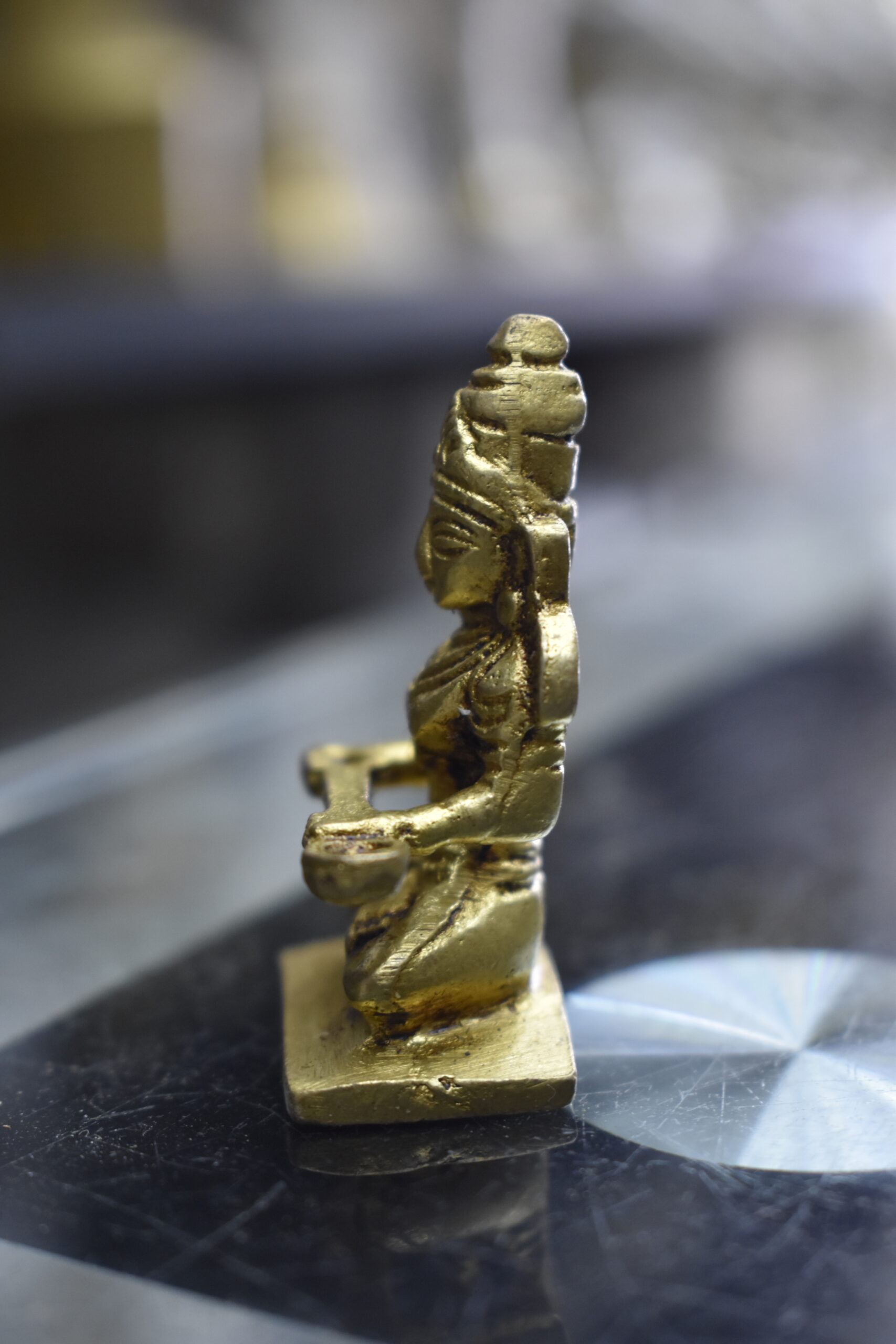 Handcrafted Brass Goddess Saraswati Idol with Veena – Antique Finish Mini Saraswati Murti for Study Table & Home Temple - Image 2